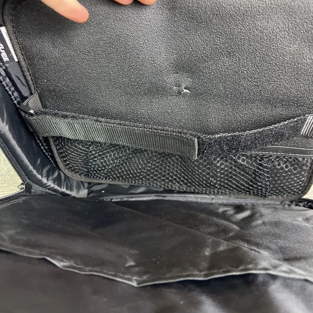 Targus DVD401-10 Travel Electronics/Personal Item Carrying Case Water Resistant